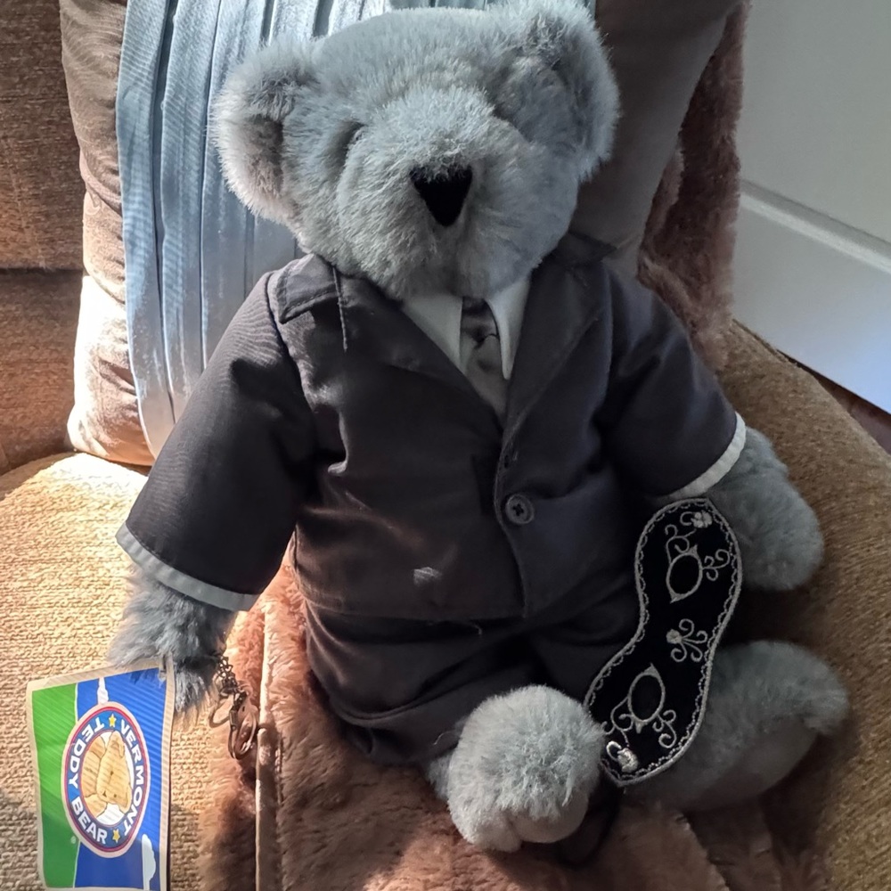 50 Shades of Gray - Vermont Teddy Bear- limited edition. NWT and accessories!